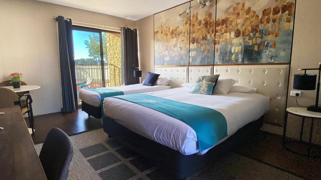 Mariners On The Waterfront Motel เบทแมนส์เบย์ ภายนอก รูปภาพ