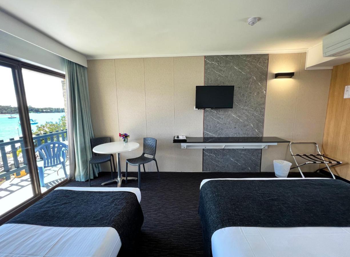 Mariners On The Waterfront Motel เบทแมนส์เบย์ ภายนอก รูปภาพ