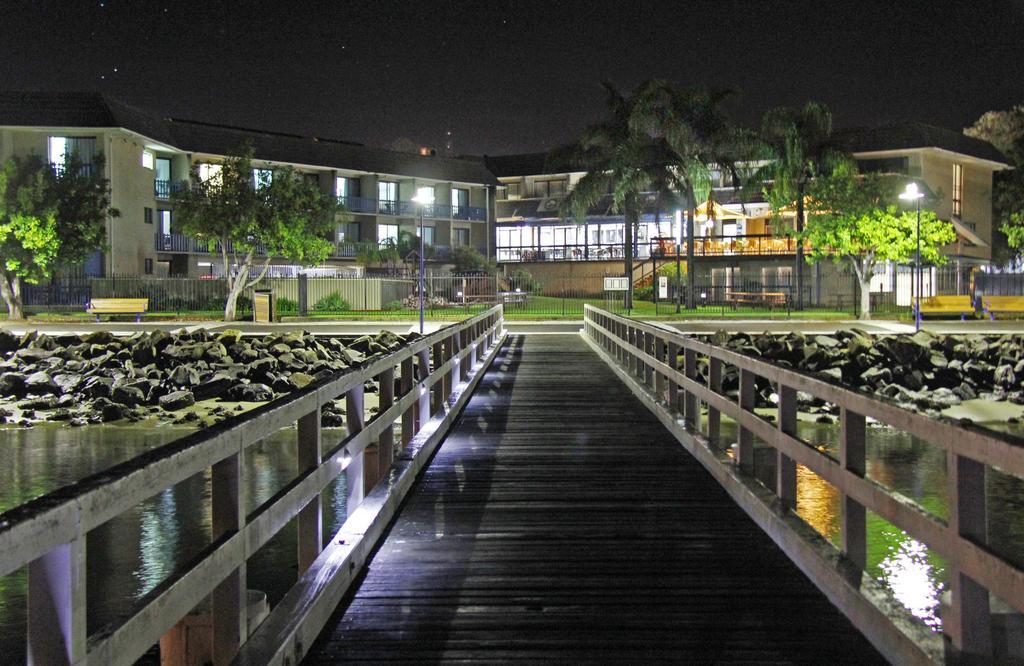 Mariners On The Waterfront Motel เบทแมนส์เบย์ ภายนอก รูปภาพ