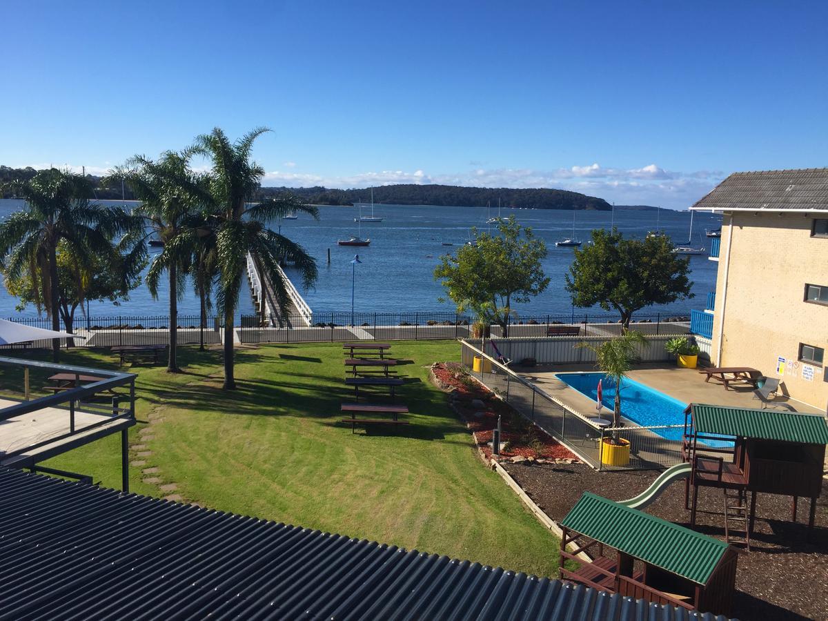 Mariners On The Waterfront Motel เบทแมนส์เบย์ ภายนอก รูปภาพ