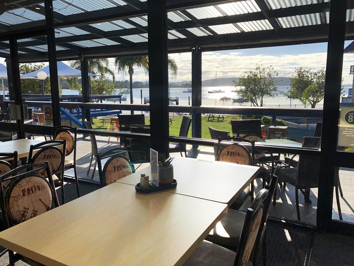 Mariners On The Waterfront Motel เบทแมนส์เบย์ ภายนอก รูปภาพ