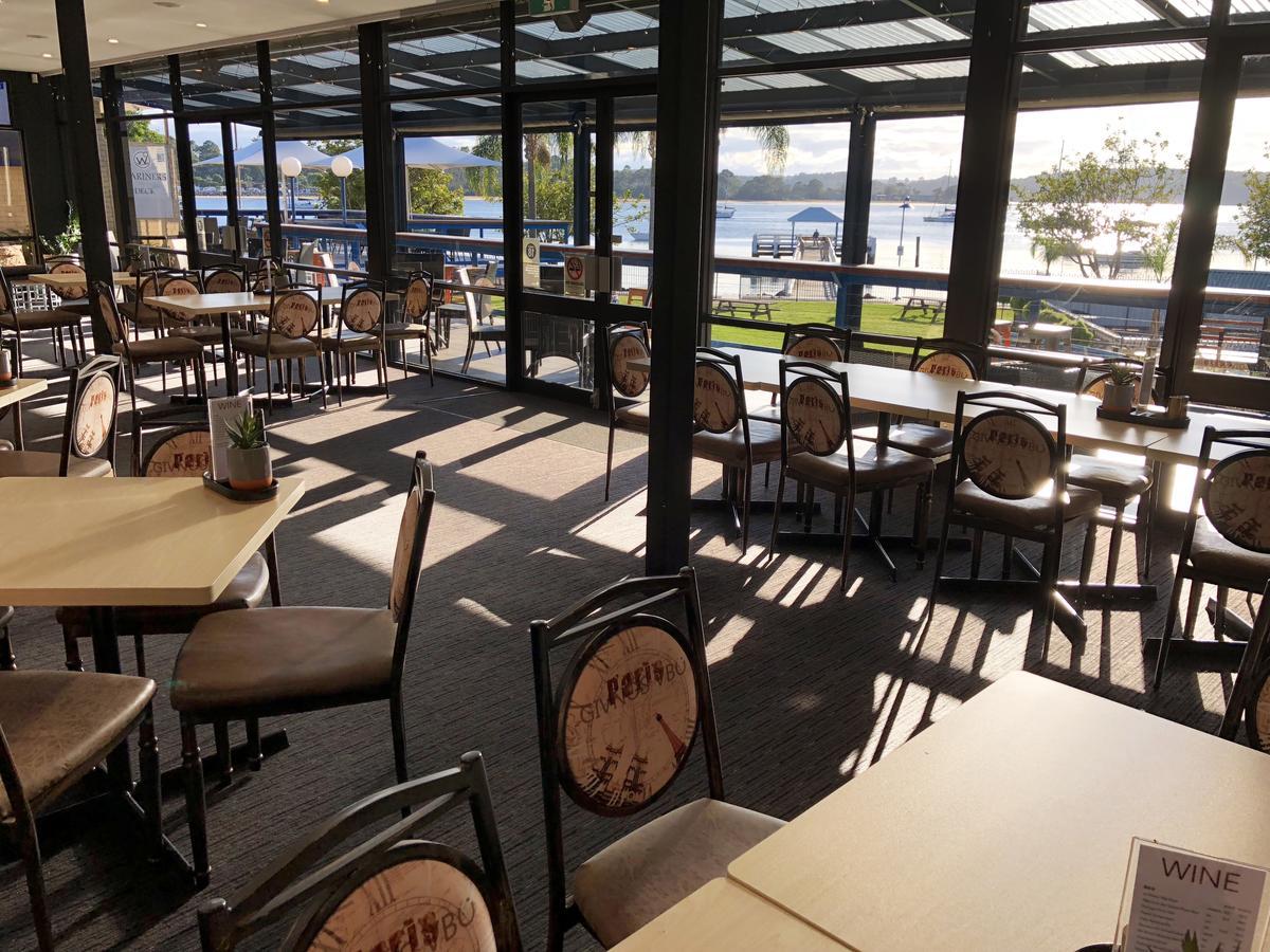 Mariners On The Waterfront Motel เบทแมนส์เบย์ ภายนอก รูปภาพ