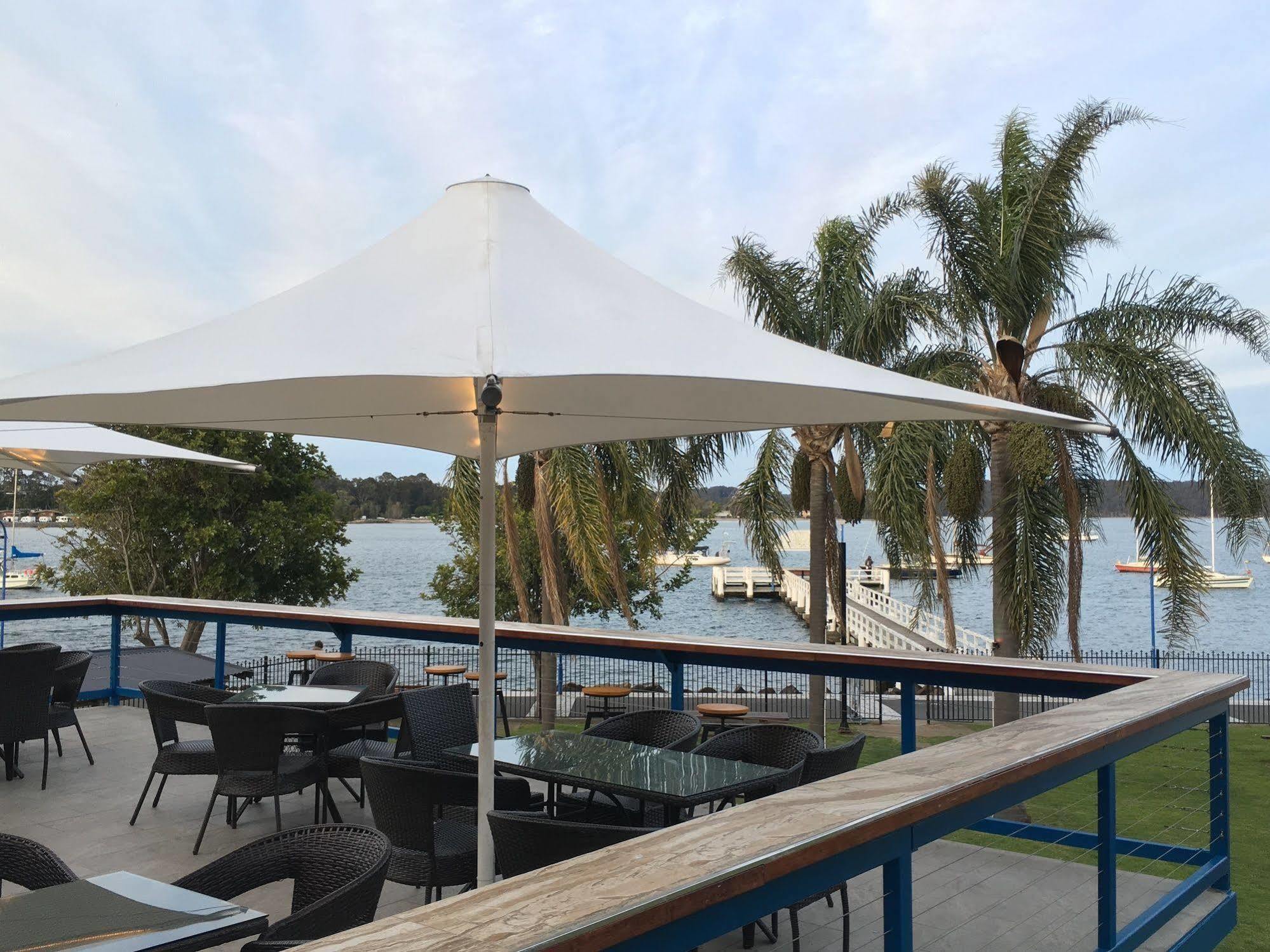 Mariners On The Waterfront Motel เบทแมนส์เบย์ ภายนอก รูปภาพ