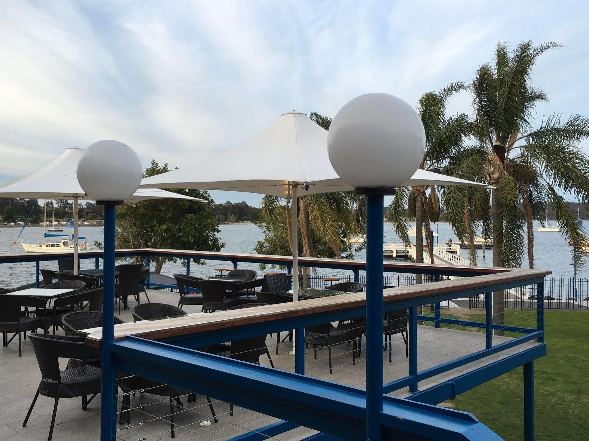 Mariners On The Waterfront Motel เบทแมนส์เบย์ ภายนอก รูปภาพ