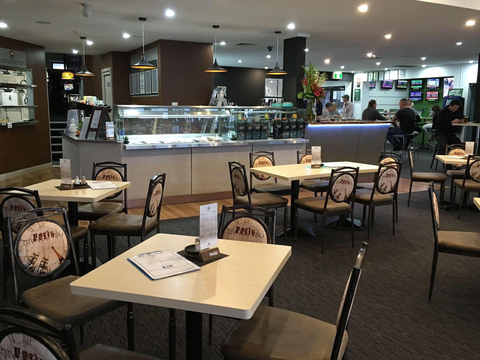 Mariners On The Waterfront Motel เบทแมนส์เบย์ ภายนอก รูปภาพ