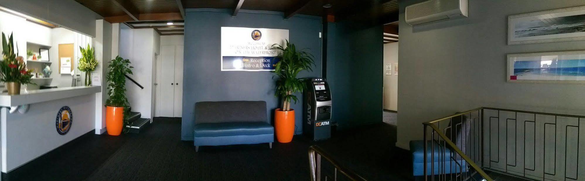Mariners On The Waterfront Motel เบทแมนส์เบย์ ภายนอก รูปภาพ