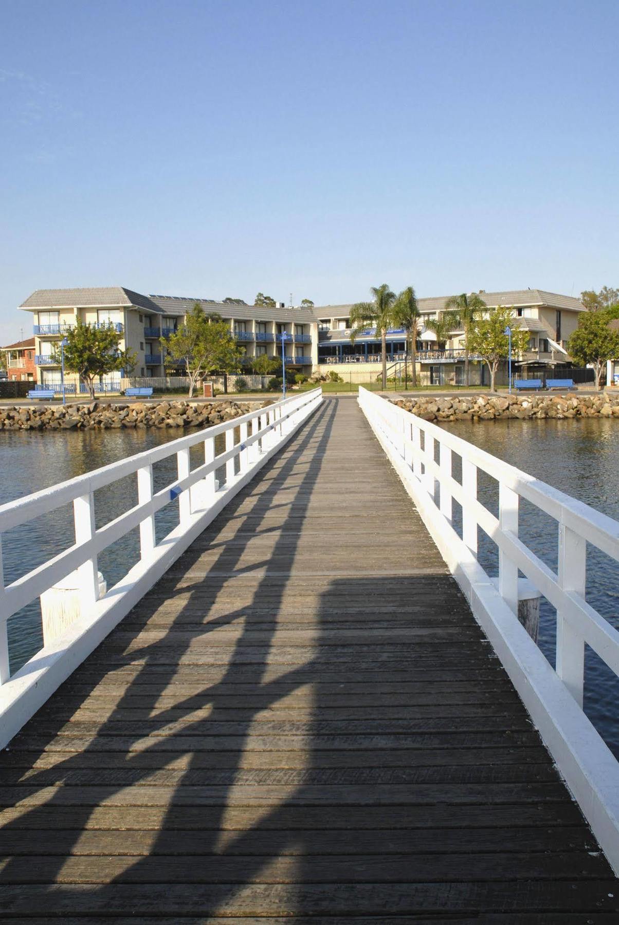 Mariners On The Waterfront Motel เบทแมนส์เบย์ ภายนอก รูปภาพ